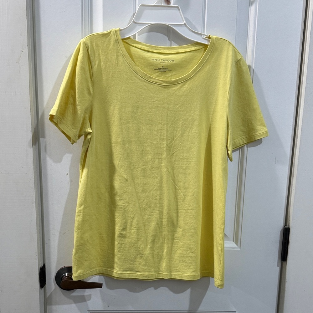 Ann Taylor Sunny Yellow Short Sleeve Tee